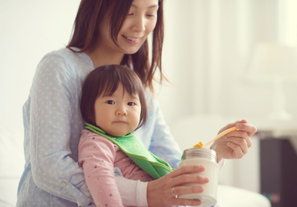 Introduce babies to yogurt